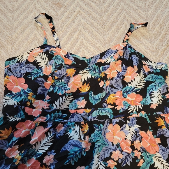 NWOT Torrid Size 4 Tropical Sweetheart Cami - Picture 2 of 5